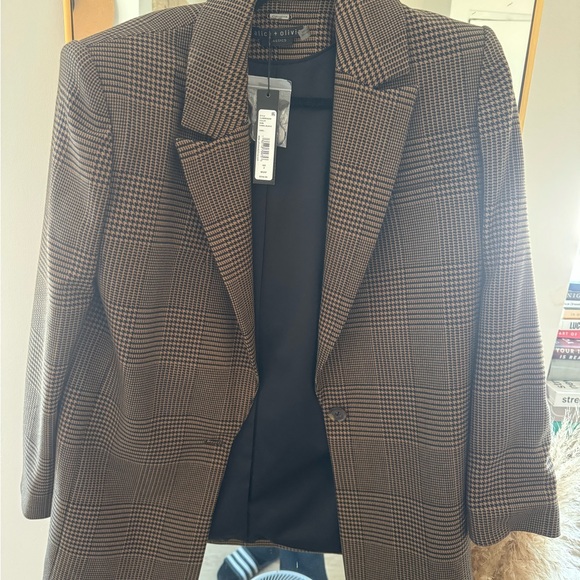 Brand new, Alice and Olivia blazer - Picture 4 of 5